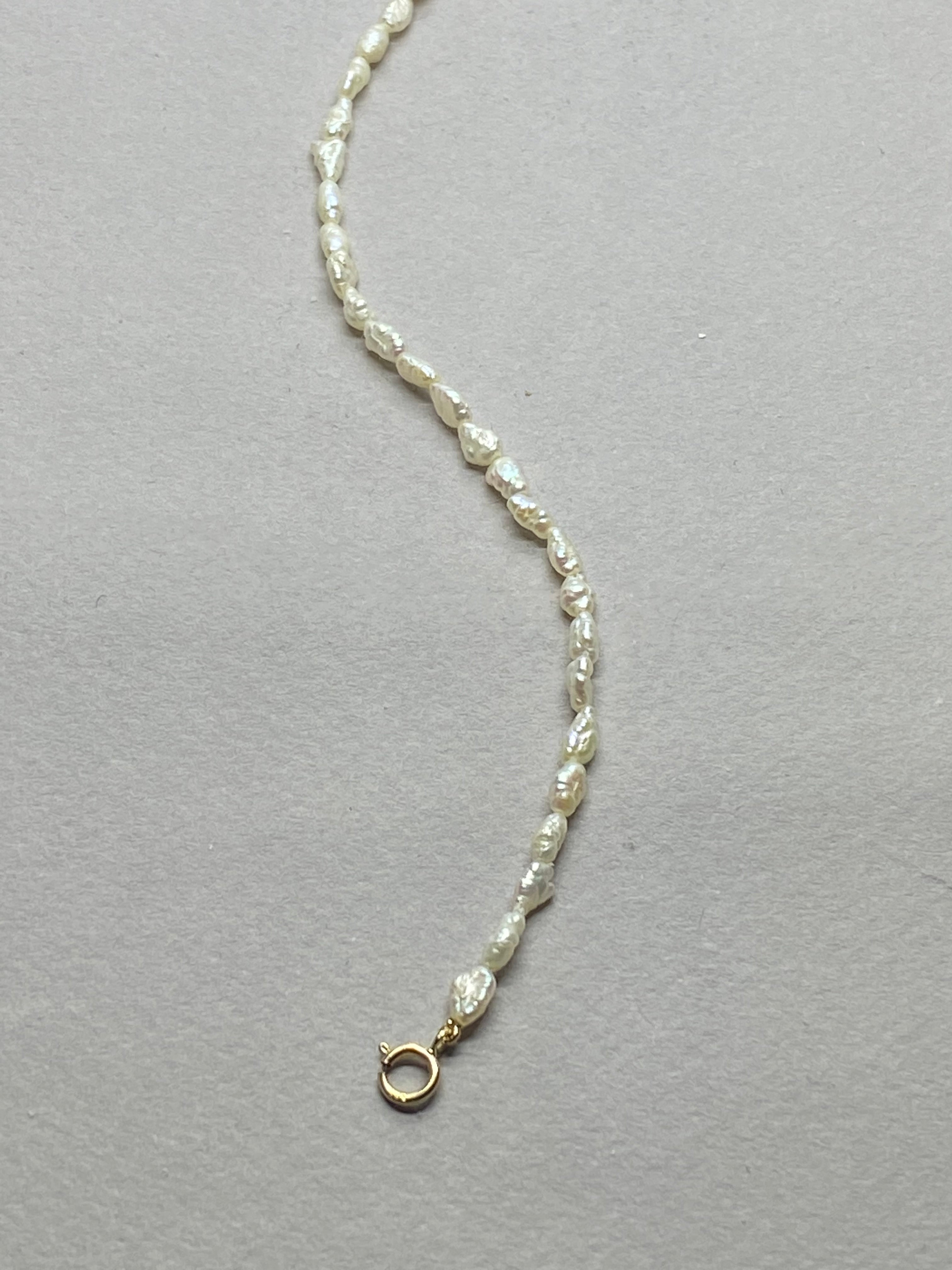 RICE PEARL CHOKER